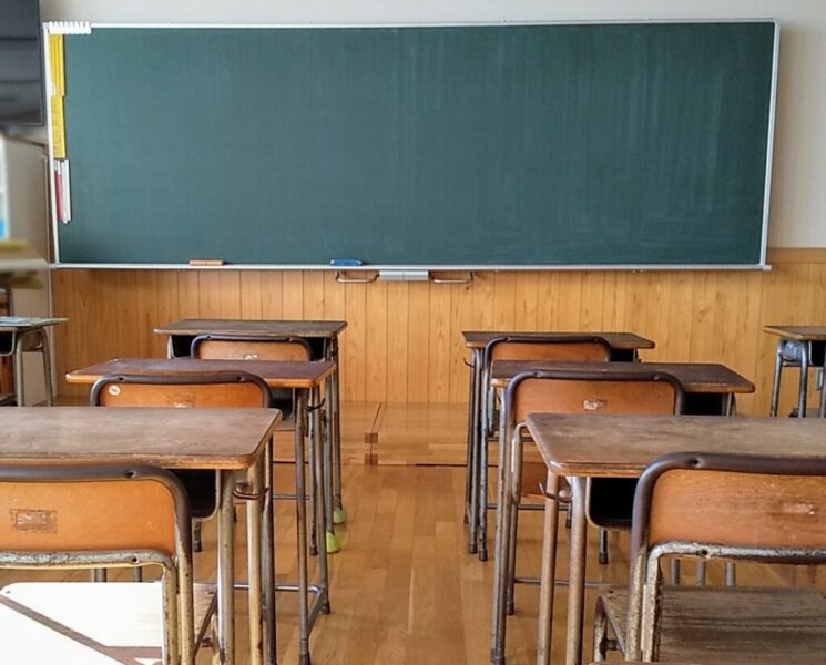 教室と黒板